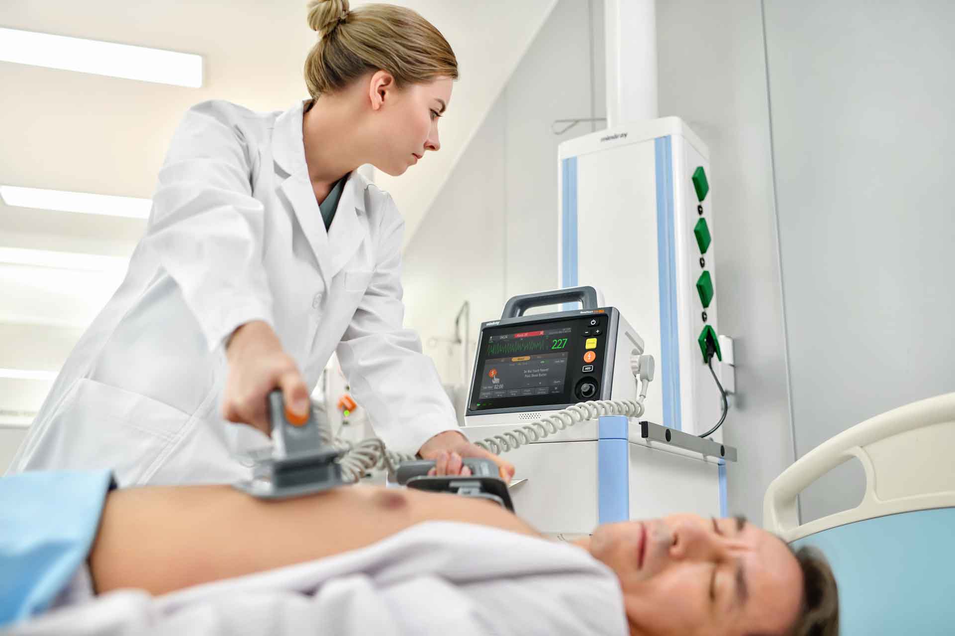 Defibrillator/Monitor, Beneheart D30 PaddleVersion