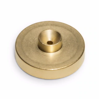 Gold plated seal with cross, split only